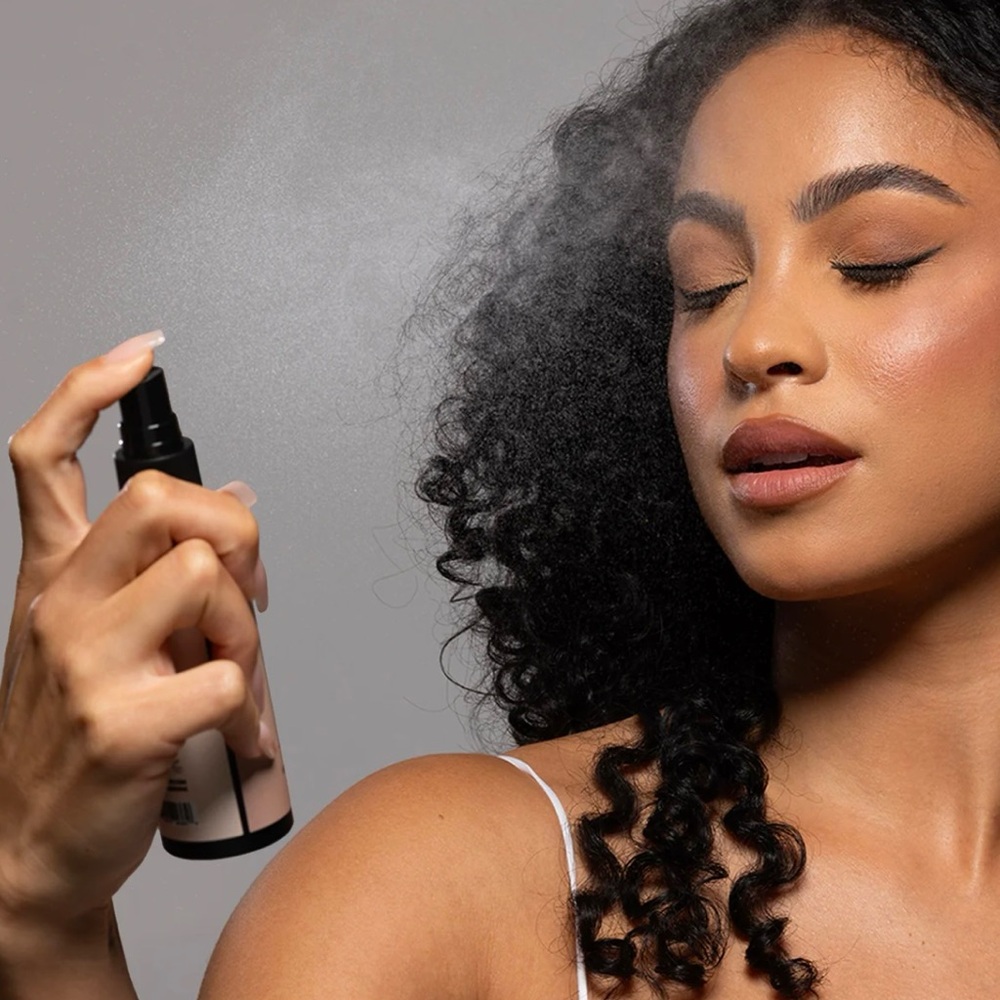 BILLION  DOLLAR BEAUTY Long Lasting Makeup Setting Spray - Picture 6 of 7
